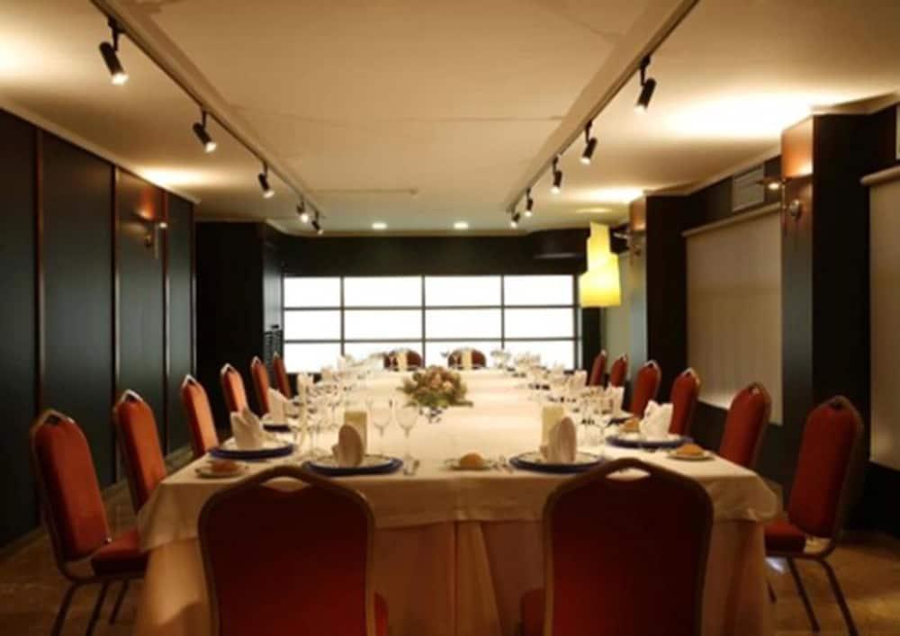 Hotel Ciudad De Βίγκο Ανέσεις φωτογραφία